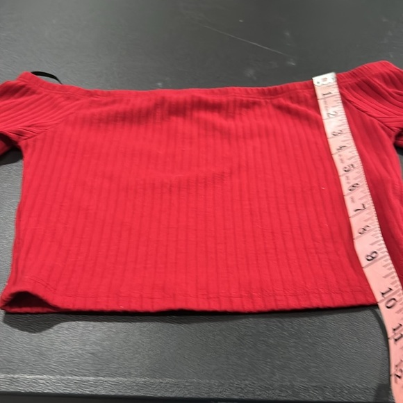 Women’s Forever 21 Red Off Shoulder Top. Size S (293) - Picture 9 of 11